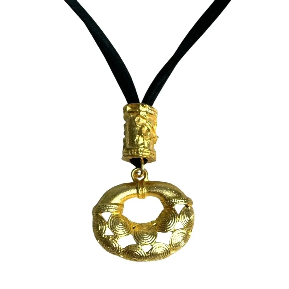Arte Chibcha Pre‑Colombian Gold‑Plated Pendant on Velvet‎ Cord